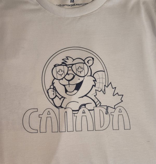 closeup of Canada and cute beaver coloring t-shirt